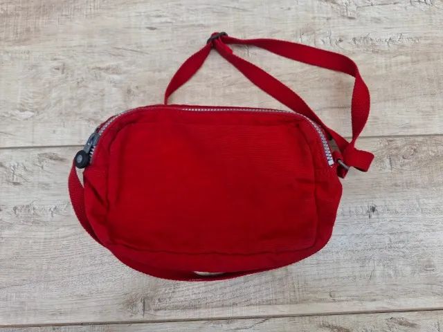 Bolsa transversal marca Kilpling cor vermelha - Foto 4