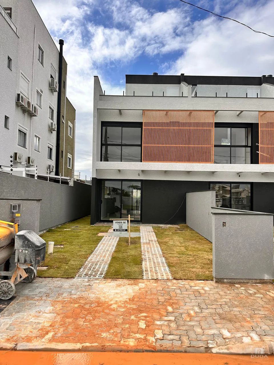 Sobrado com 3 suítes - Foto 2