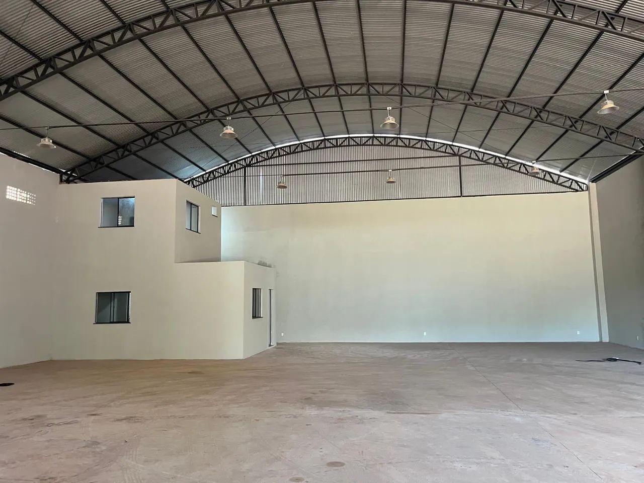 Galpão comercial na Avenida Sérgio Henn - Foto 3