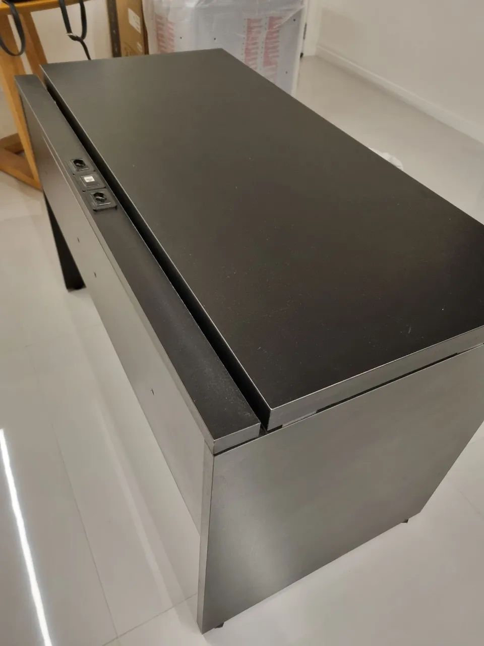 Mesa de escritório Escritolandia - Com tomadas e filtro de rede integrados - Foto 3