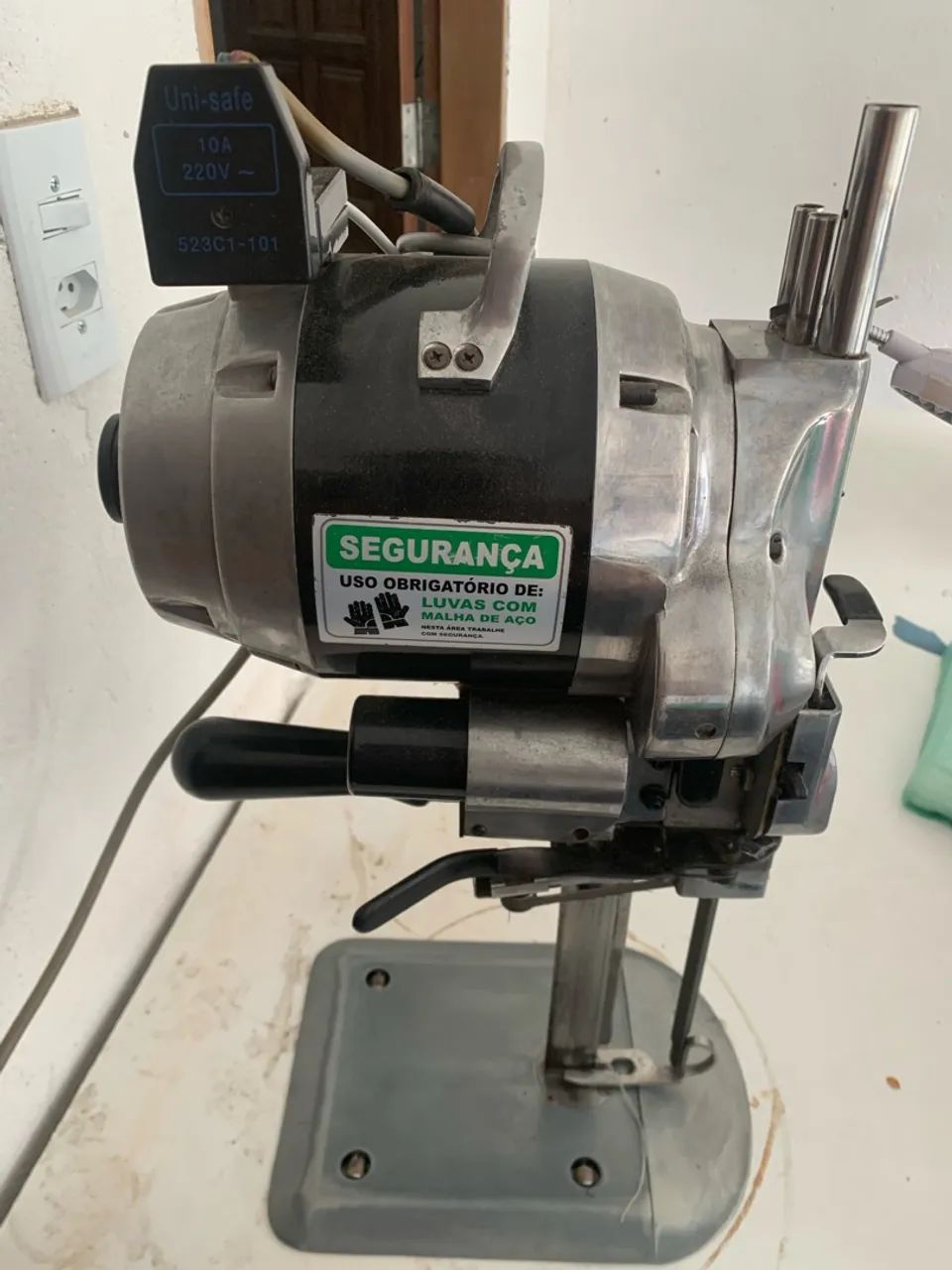 Máquina Tesoura de corte tecido