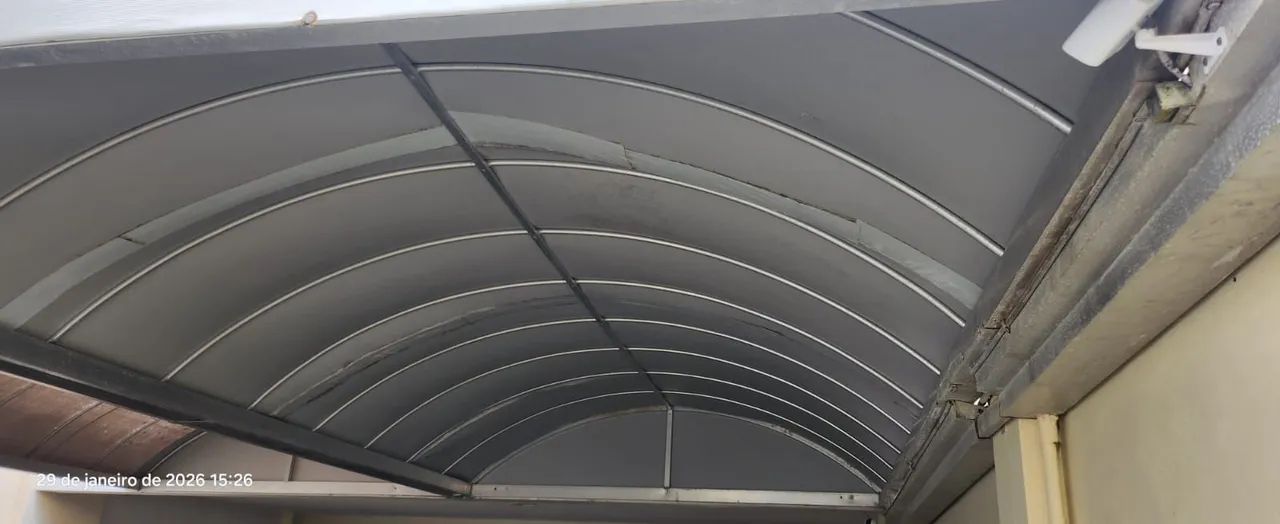 TOLDO DE ALUMÍNIO COM LONA