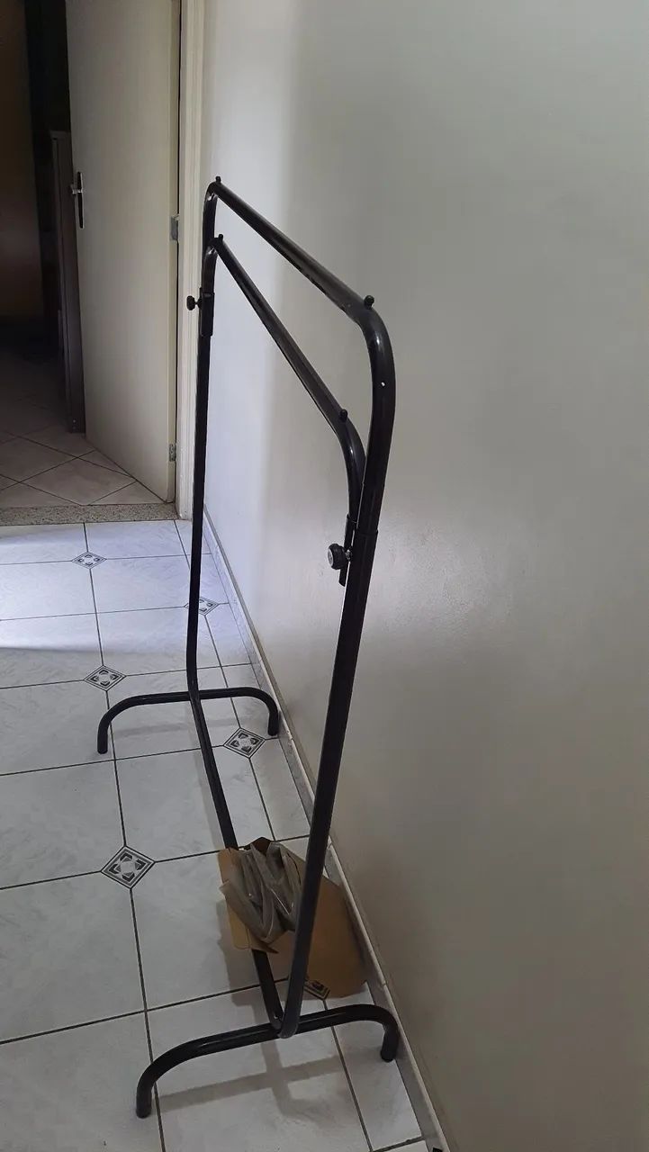 Cabideiro arara usado - Foto 3