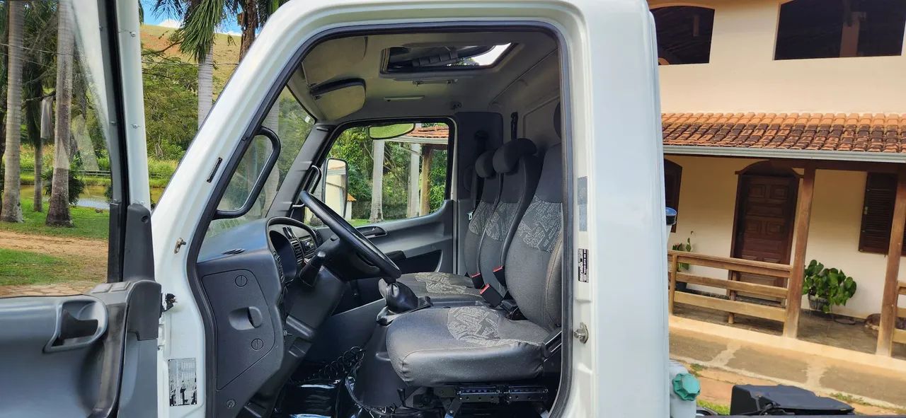 M.BENZ / ACCELO 815 - Foto 4