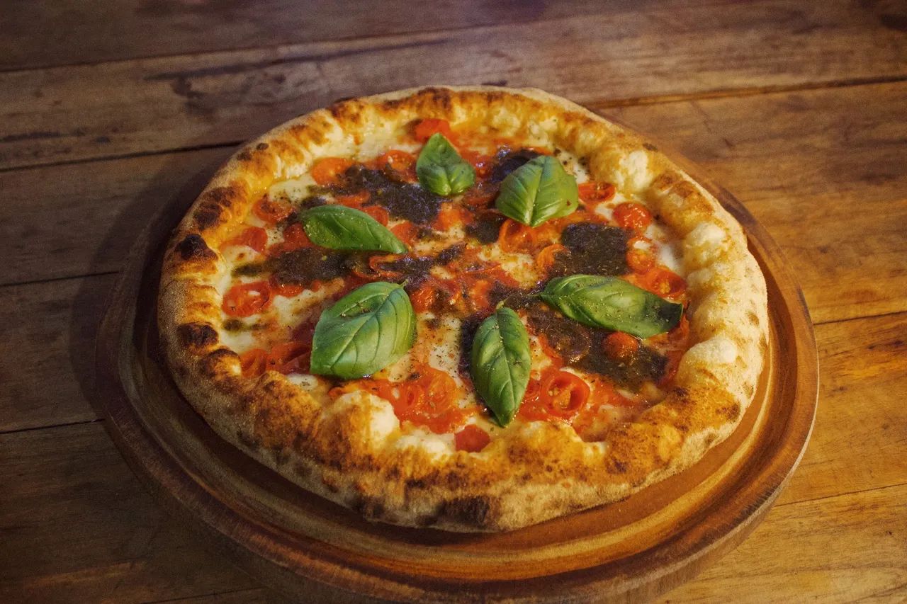 PROCURO PIZZAIOLO FIXO