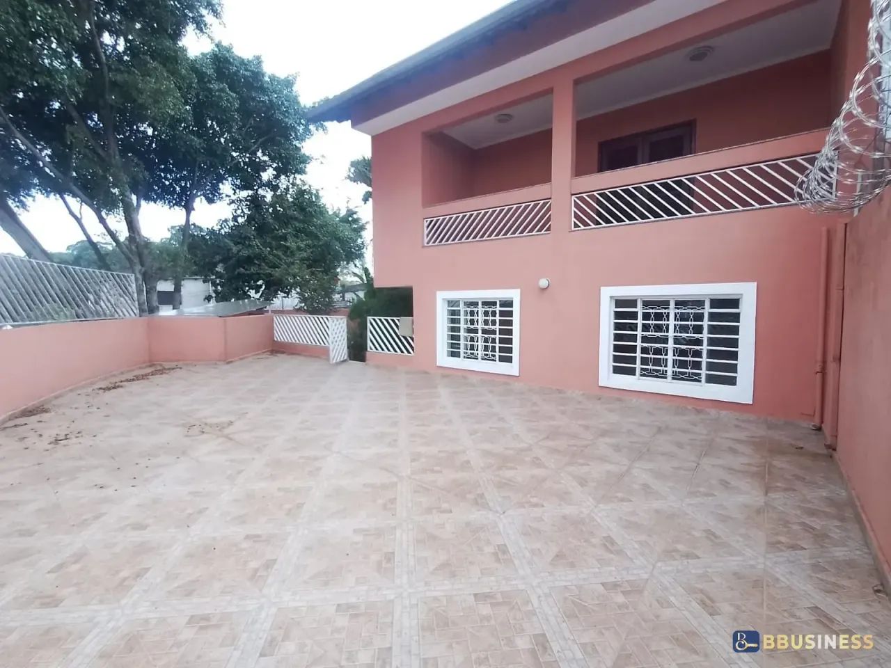 Casa à venda com 3 quartos, sendo 1 suíte - Parque Marabá, Taboão da Serra, SP