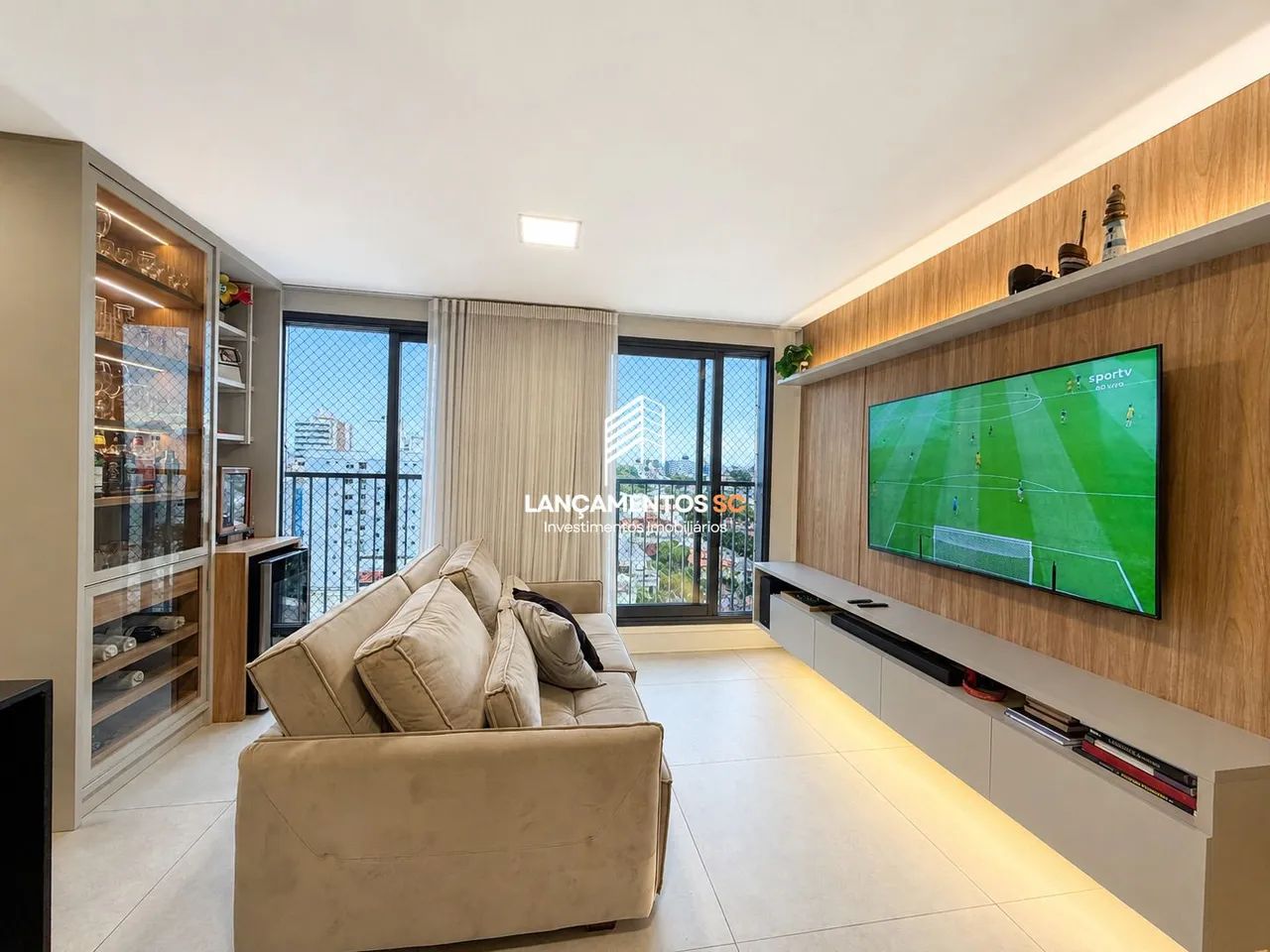 Apartamento semimobiliado com 3 dormitórios no Estreito, Florianópolis/SC - Foto 3