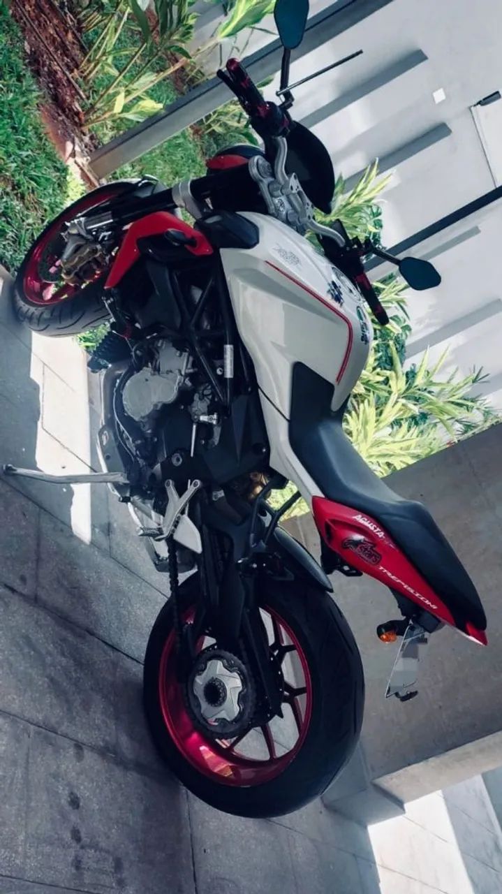 MV Agusta Brutale 800 - Foto 2