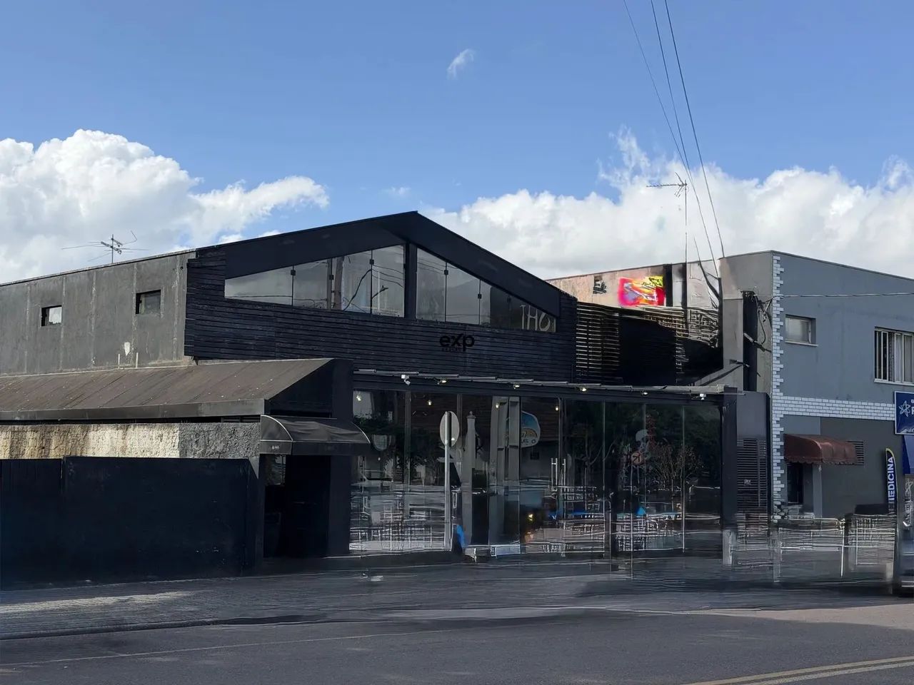 Casa com terreno em Piraquara - Comercial