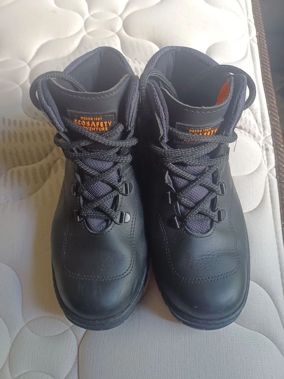 Bota trabalho número 38