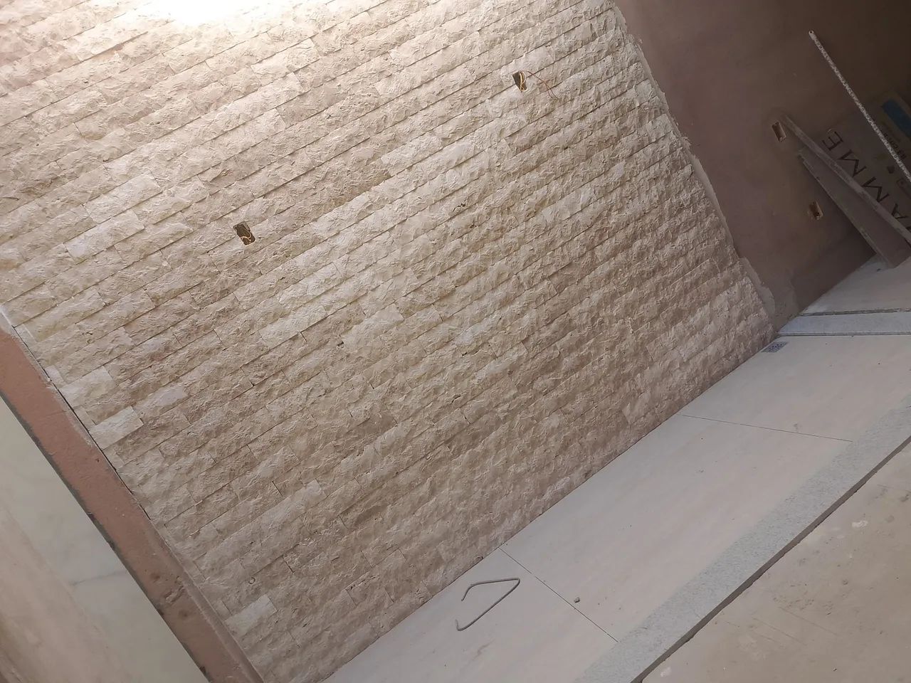Pedreiro e carpinteiro 
