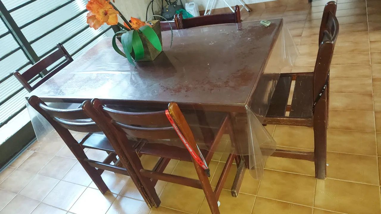 Mesa/Cadeira de madeira  - Foto 5