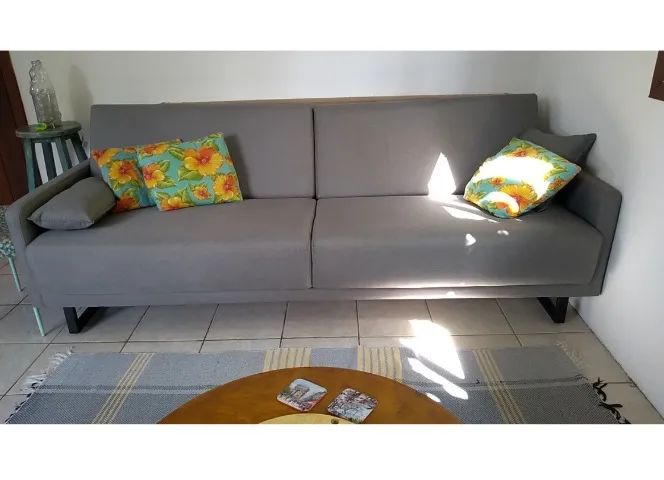 Sofá 4 lugares tecido linho cinza