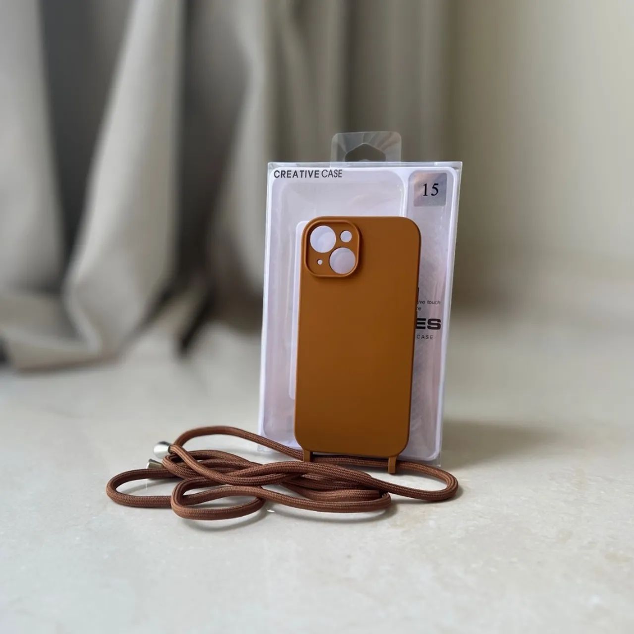 Case Silicone Com Alça | IPhone 15 - Foto 2