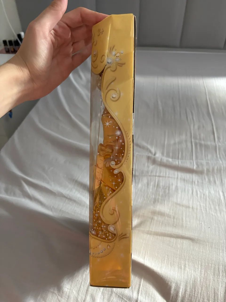 Boneca Bela - A Bela e a Fera - Original Disney (Item de coleção) - Foto 3