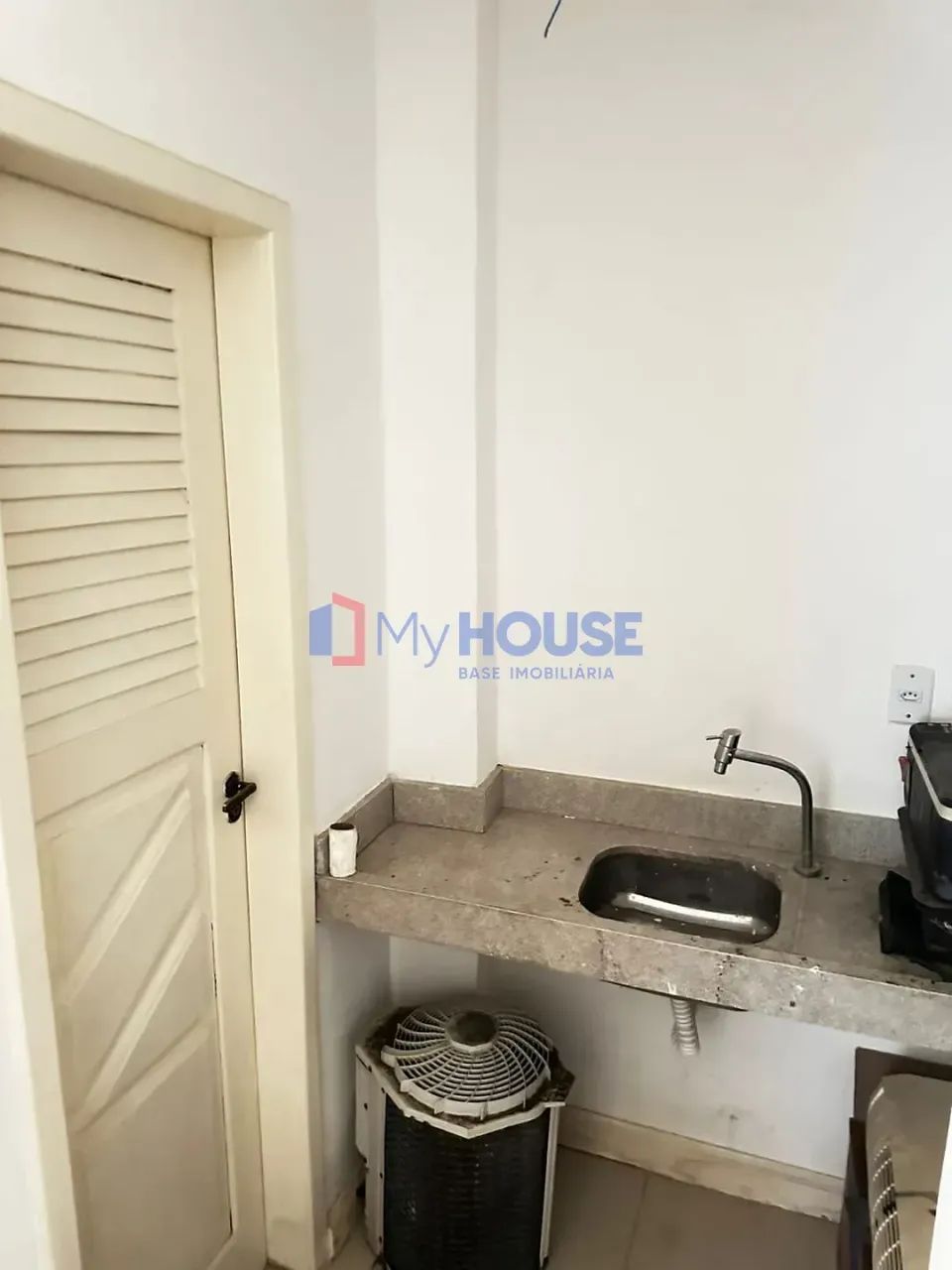 Sala comercial em prédio no centro de Ilhéus para venda ou locação, Centro, Ilhéus, BA - Foto 3