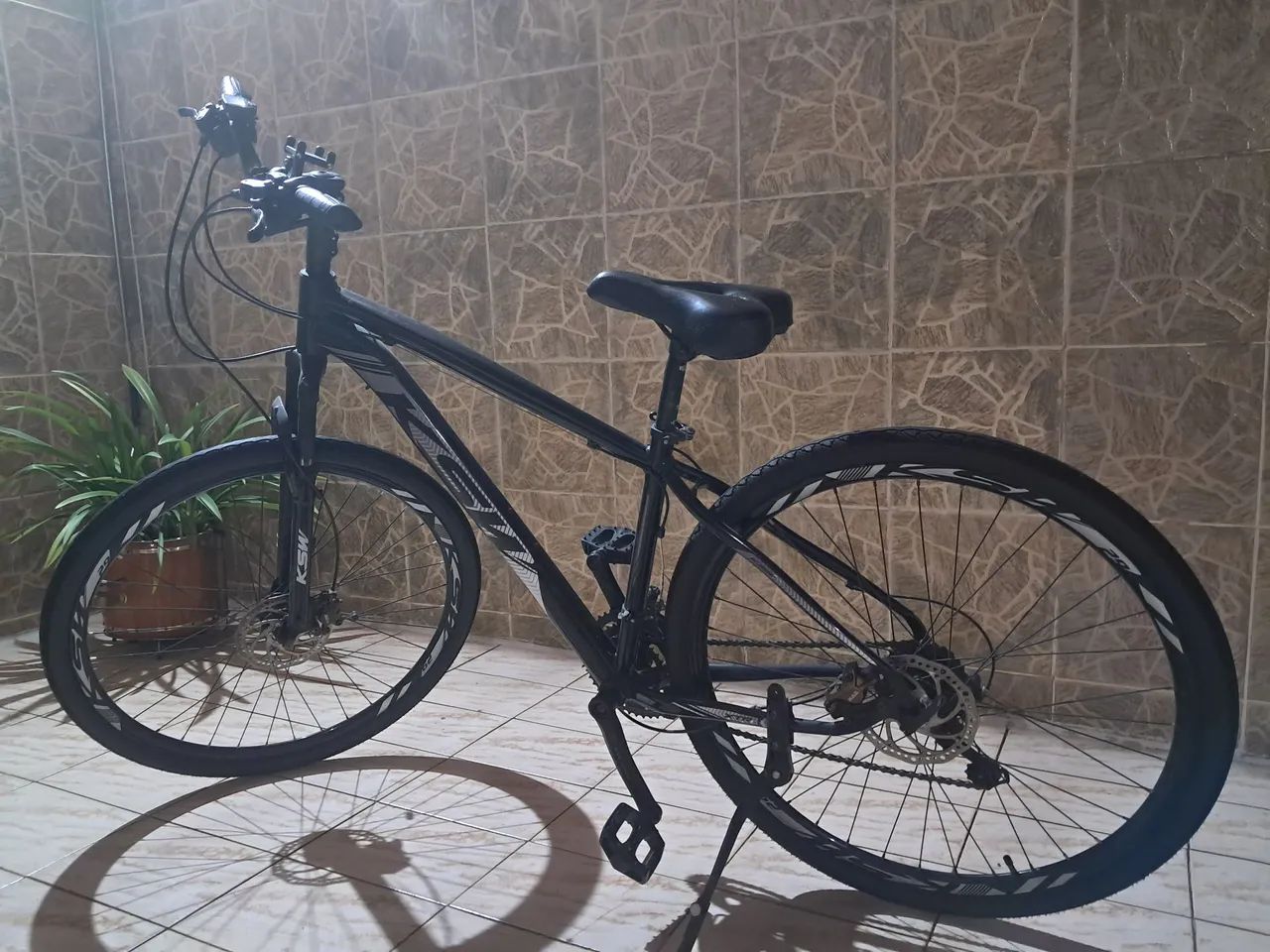 BICICLETA ARO 29 KSW ALUMÍNIO PRETA NOVA... - Foto 2
