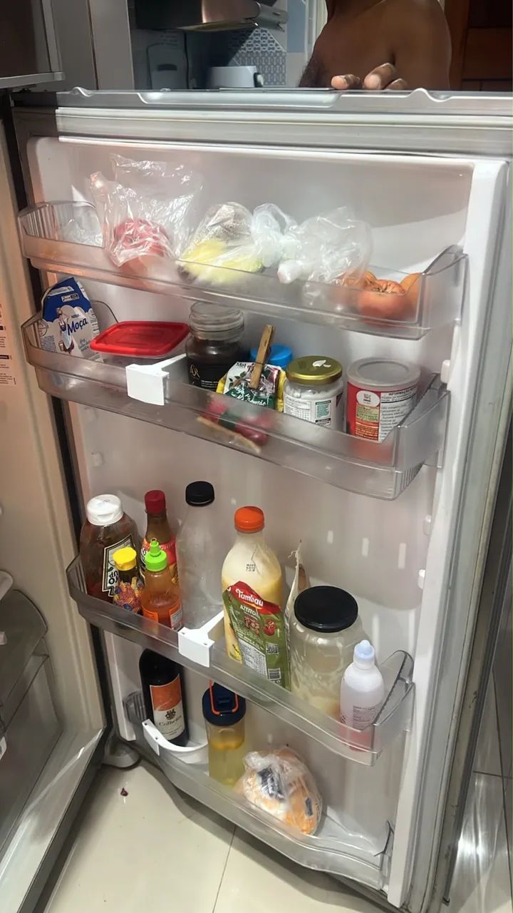 Geladeira toda boa 