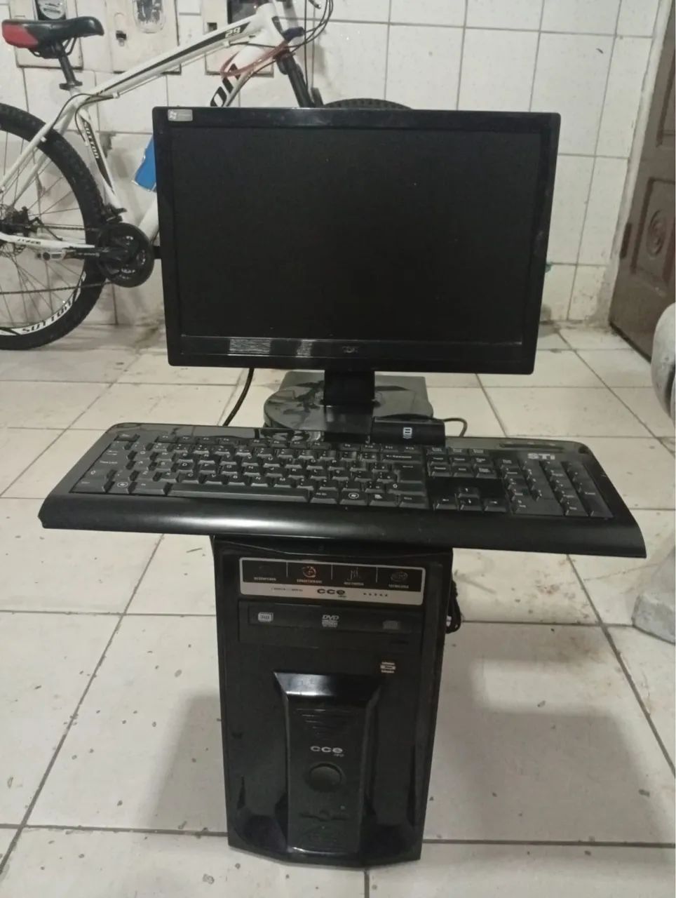 VENDO COMPUTADOR PARA RETIRADA DE PEÇAS