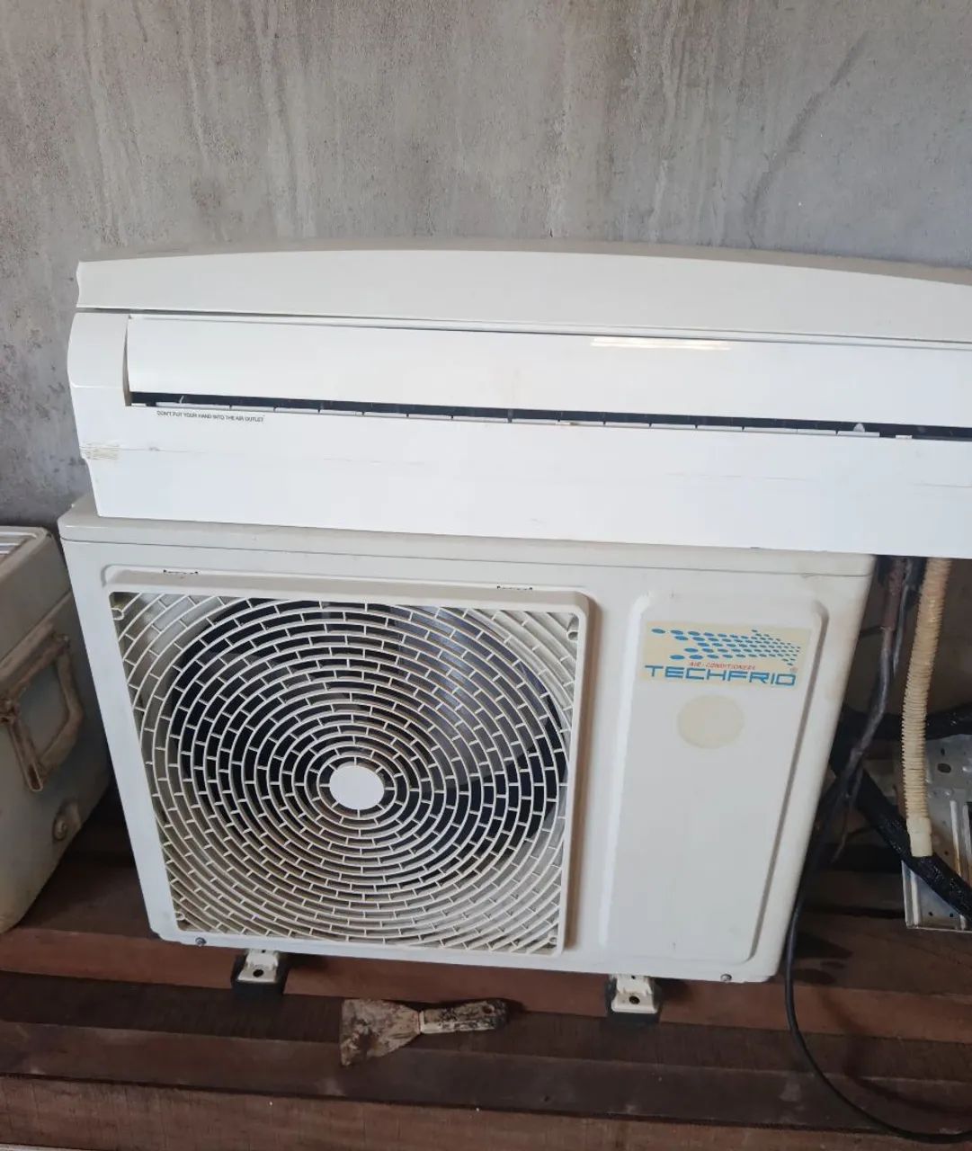 Vende-se central de ar 12btus R$600,00