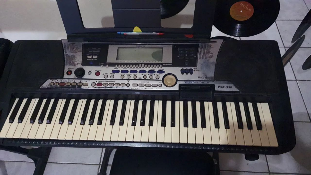 YAMAHA PSR-550 - Foto 2