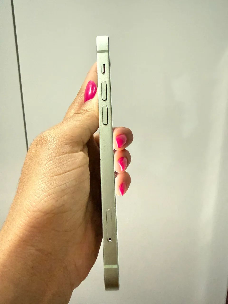VENDO IPHONE 12 EM PERFEITO ESTADO - Foto 2