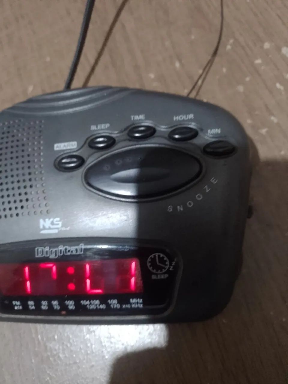 Rádio relógio nks AM/FM  - Foto 2