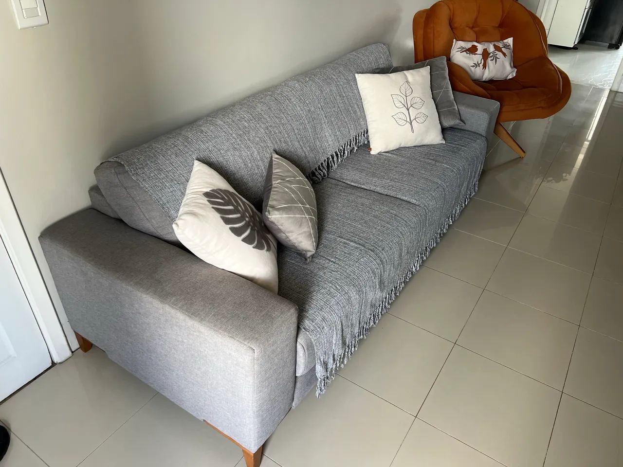 Sofar com um ano de uso em perfeito estado 