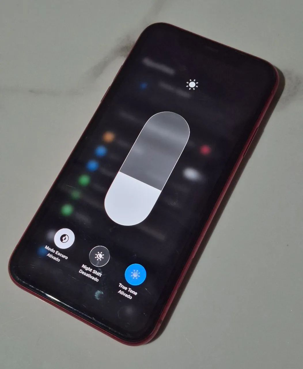 iPhone 11 64GB, vermelho, todo original. - Foto 2