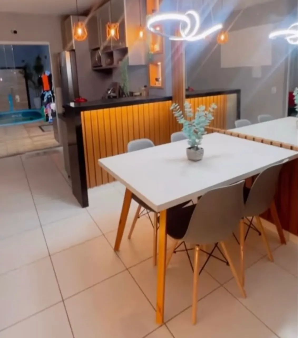 Mesa de jantar com 04 cadeiras a partir de  - Foto 4