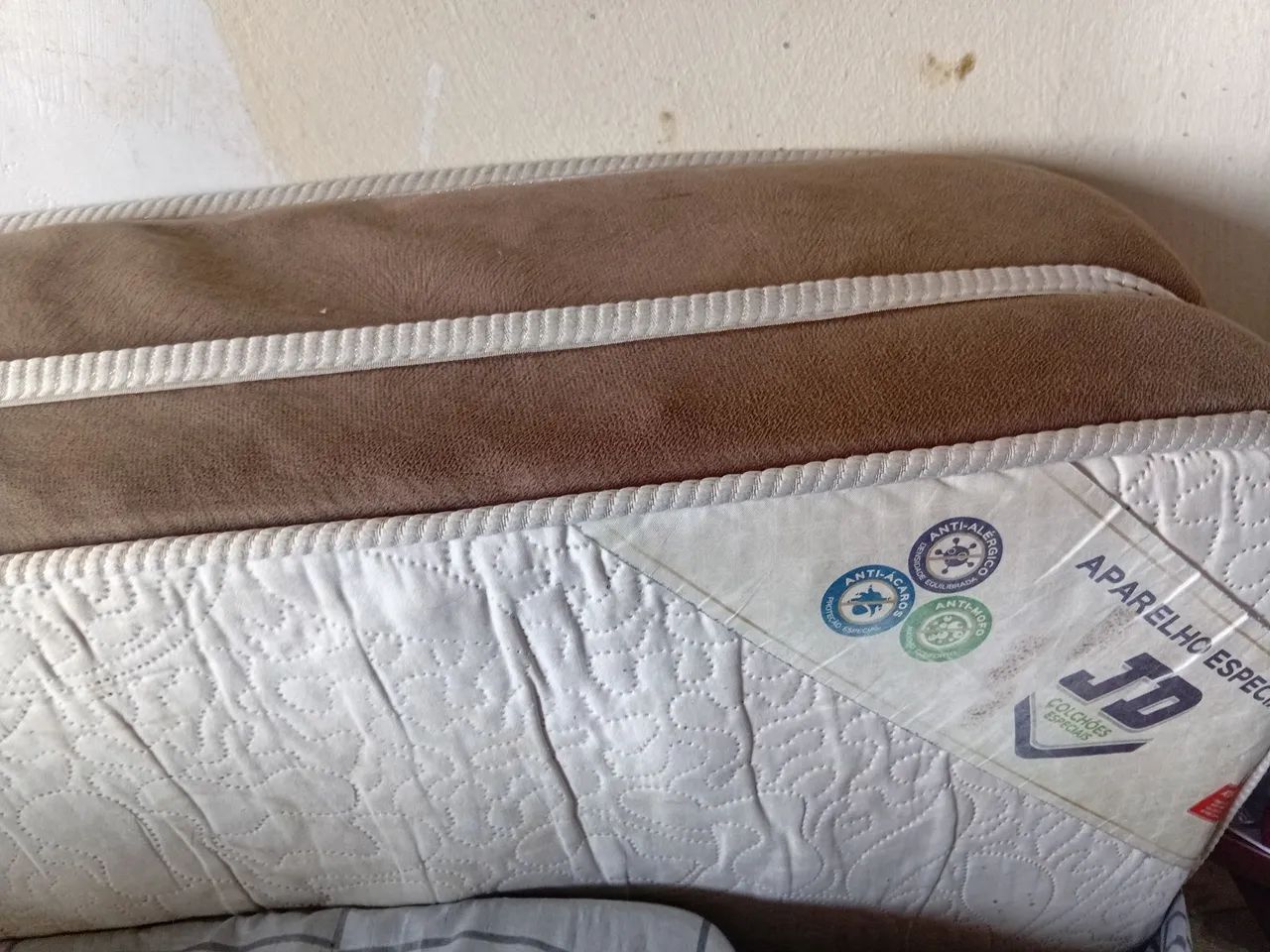 Vende se colchão de cama box solteiro 