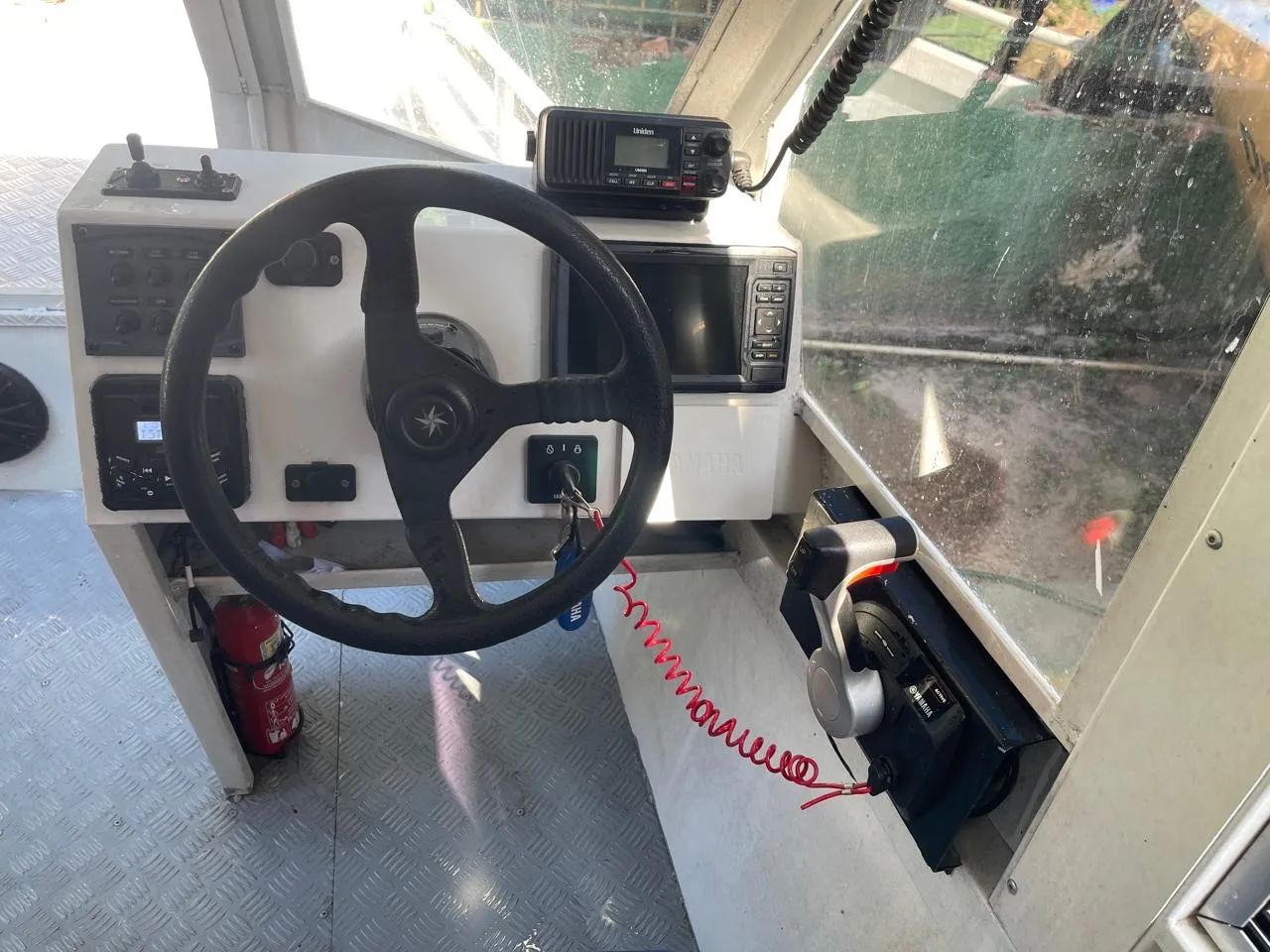 Lancha Cabinada Completa com Yamaha 300HP V6 - Alto padrão - Foto 6