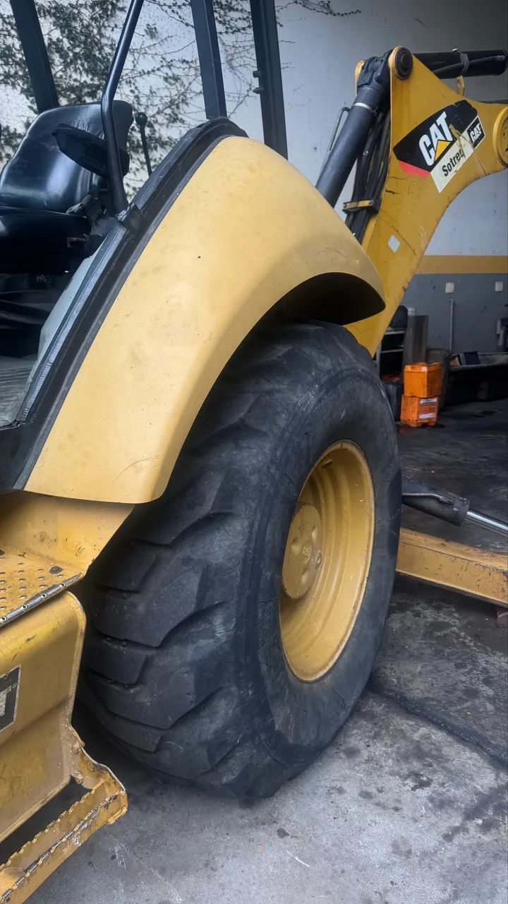 RETROESCAVADEIRA CATERPILLAR 416E - Foto 2