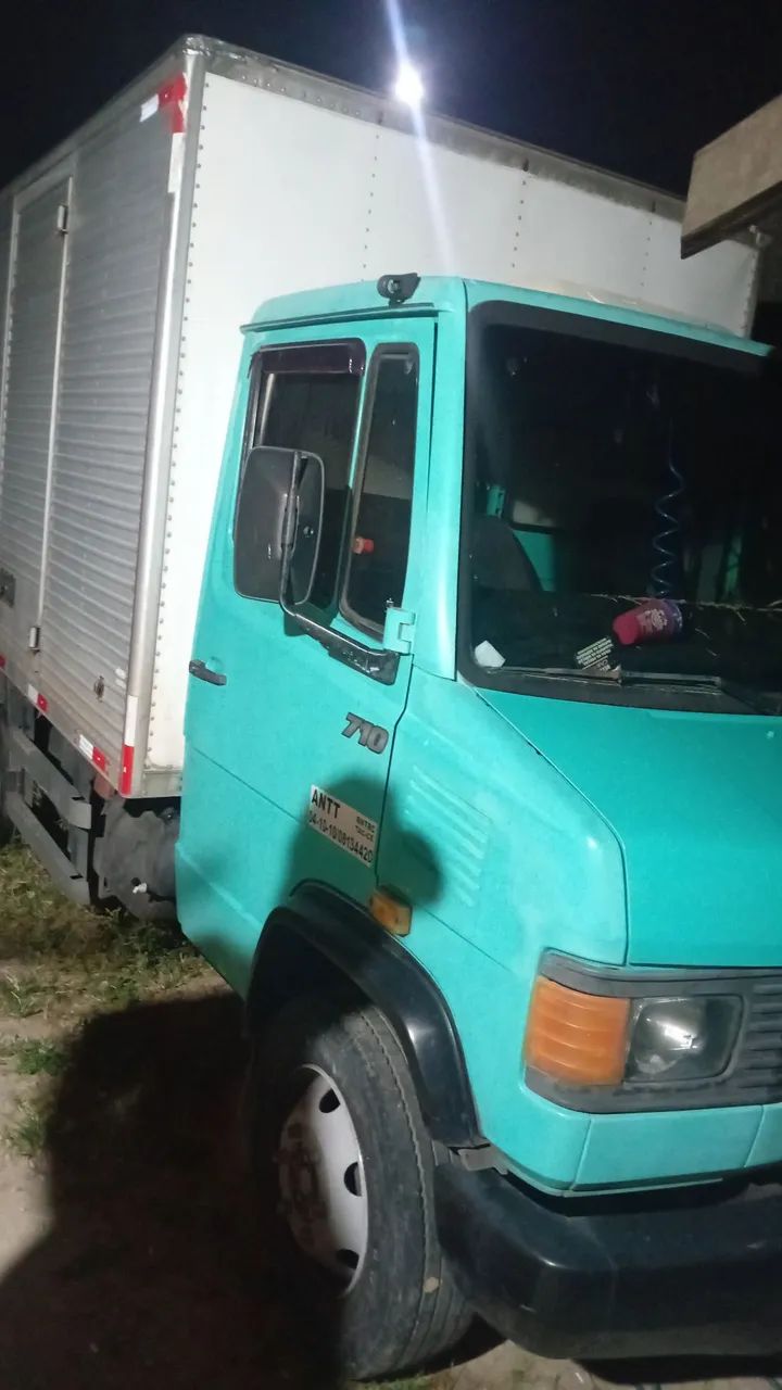 Vendo baú mercedinha - Foto 3