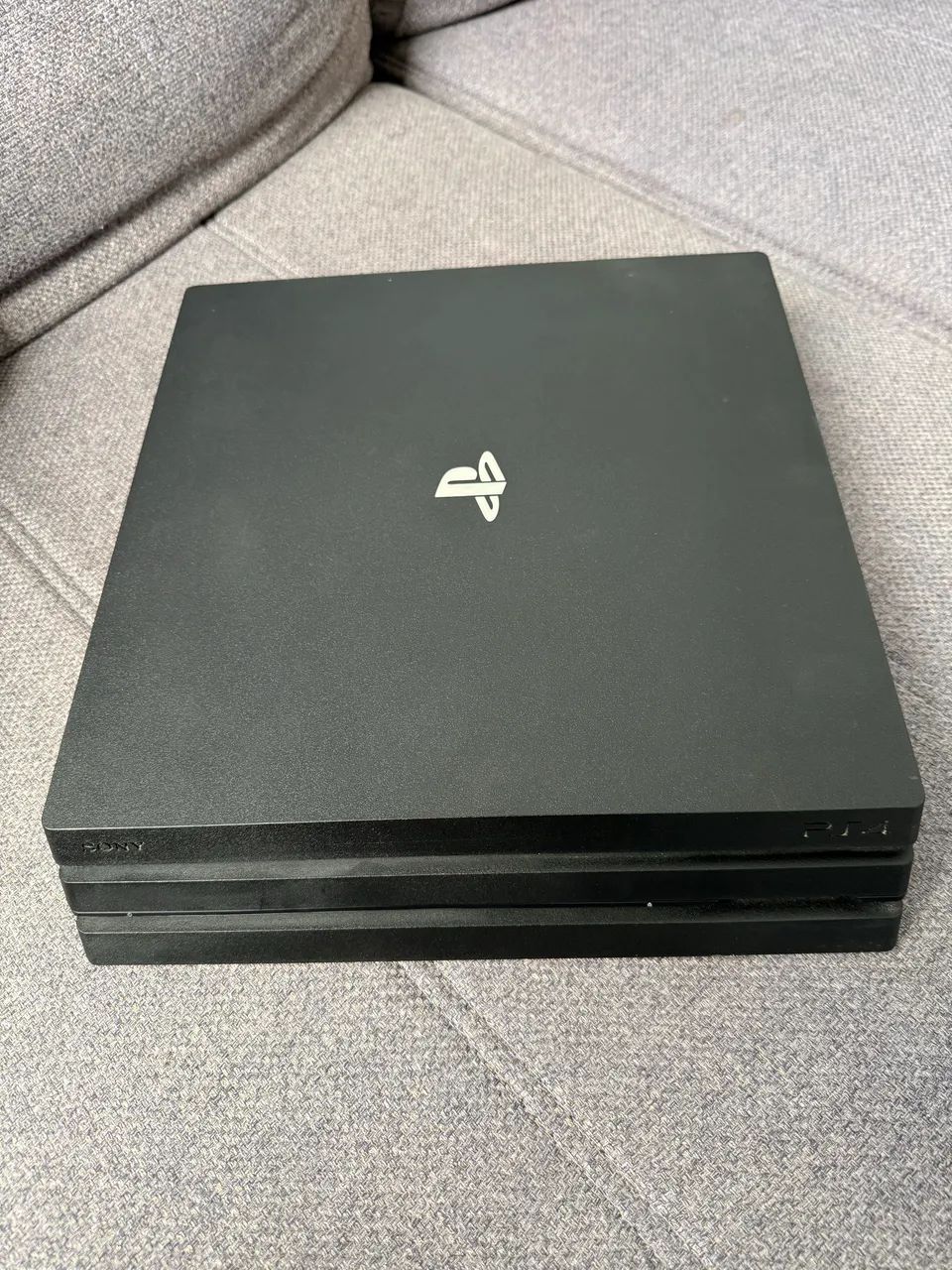 PS4 PRO 1TB - Foto 2