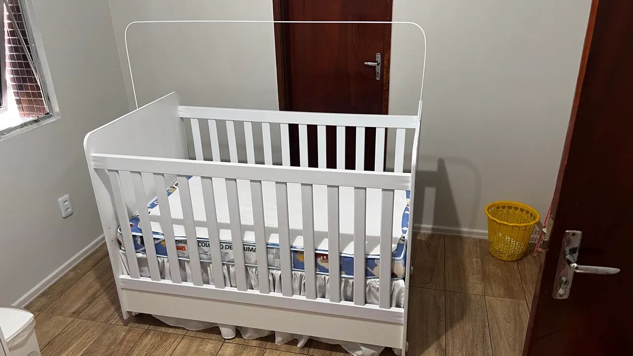 Berço 3x1 + colchao + saiote + protetor