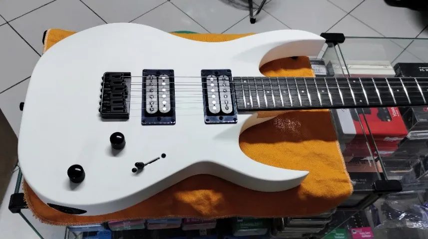 Guitarra S by Solar AB4.6W com Set Malagoli e Strap Lock - Estado de ZERO - Foto 3