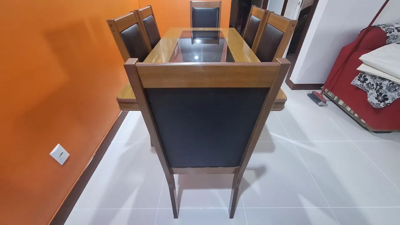 Conjunto de mesa com 6 cadeiras - Foto 2