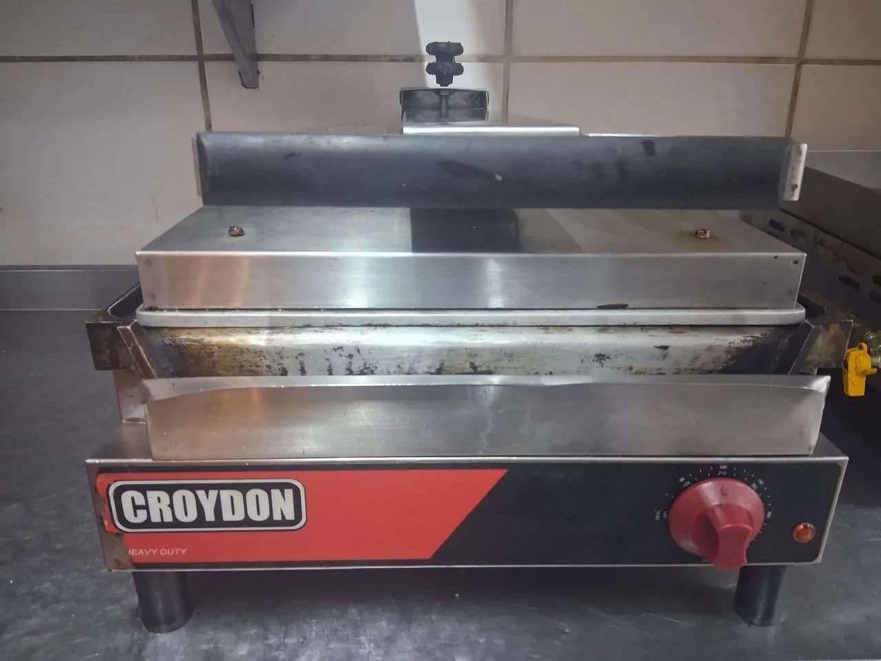 Chapa/prensa CROYDON 220v