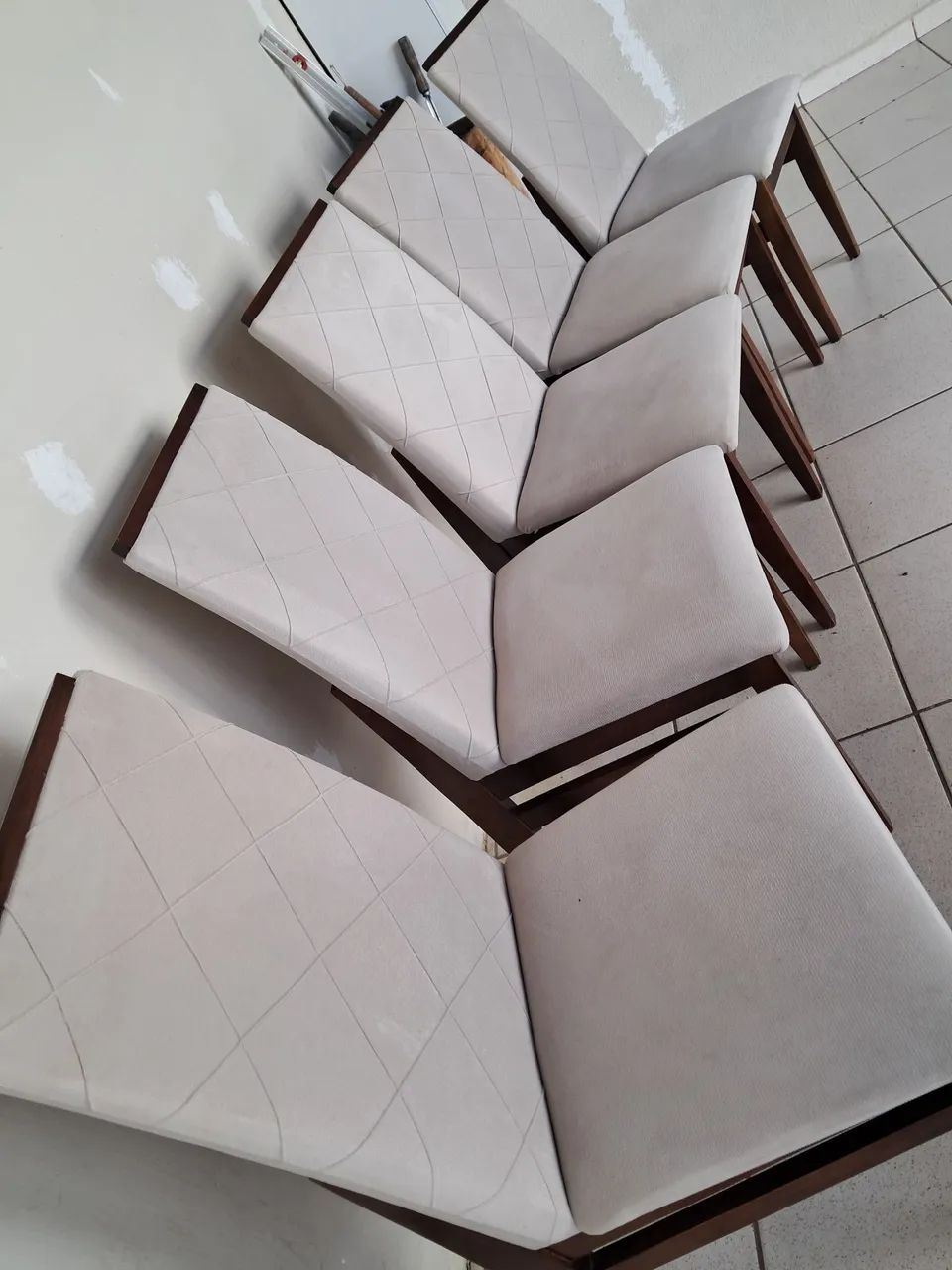 Cadeiras estofadas e reforçadas  - Foto 2