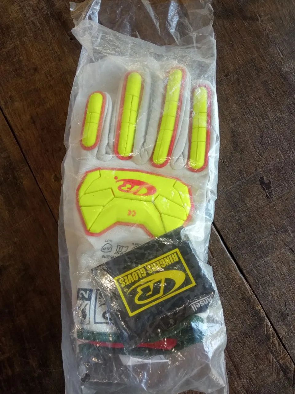 Vendo um par de luvas ideal pra quem fas trilha na mata  - Foto 2