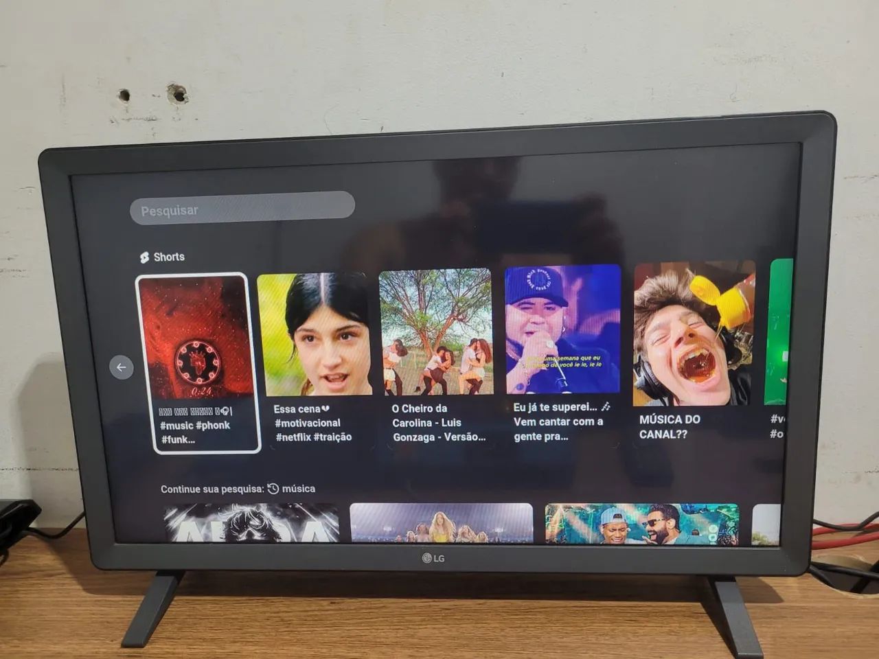 TV LG 24 POLEGADAS 4K SMART  - Foto 2