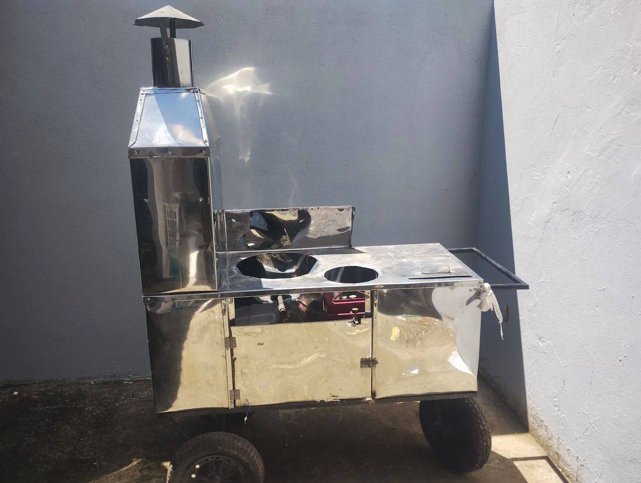 Vendo esse carrinho de espetinho 
