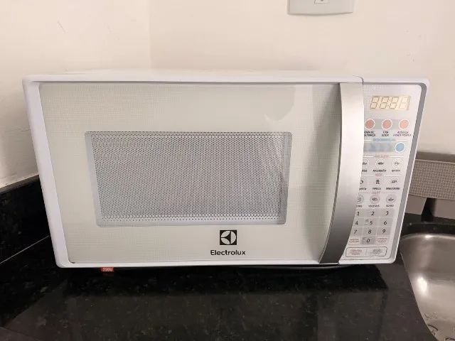 Microondas Eletrolux 20L 220v - Foto 2