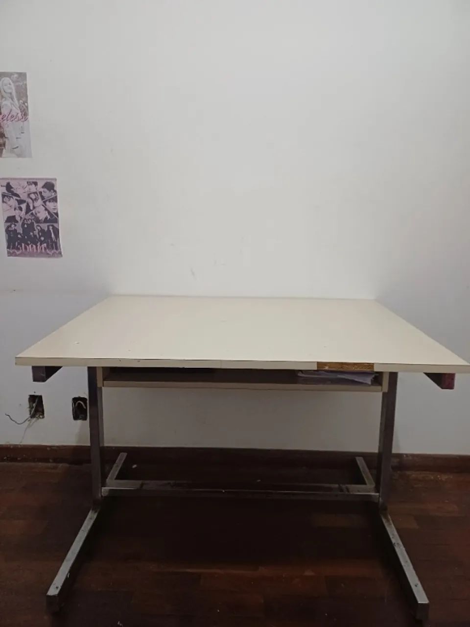 Mesa de estudos  - Foto 3