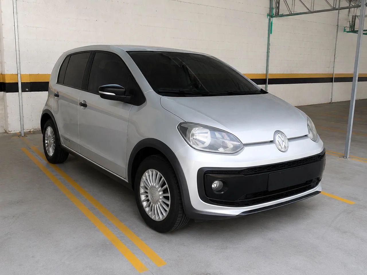 Volkswagen Up! up! track 1.0 Total Flex 12V 5p 2017