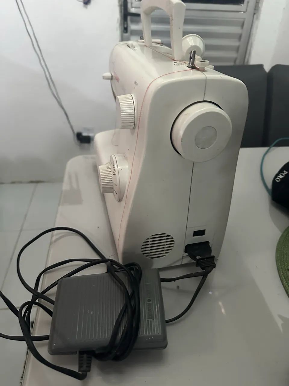 Máquina Singer - Foto 4