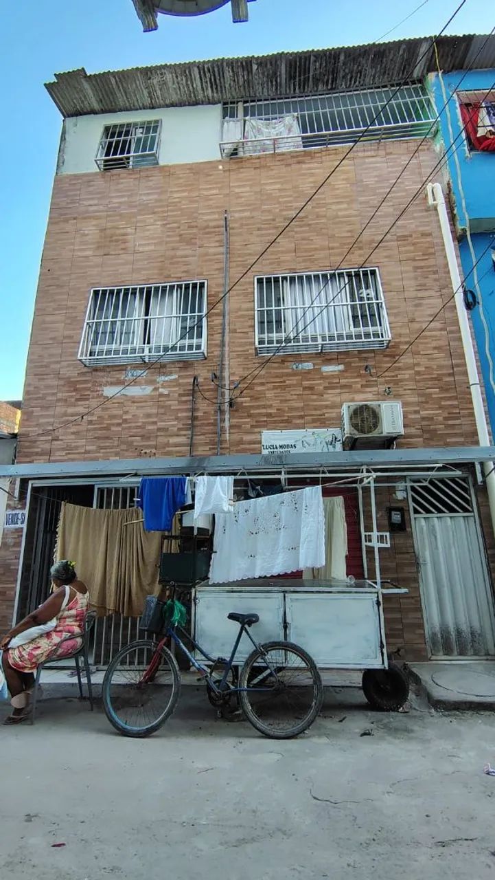 Vende-se casa de 3 pavimentos
