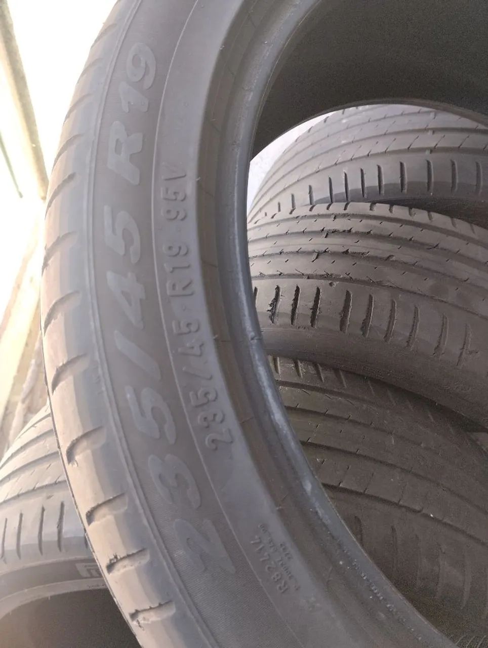 4 Pneus Pirelli Aro 19 235/45 - Foto 3