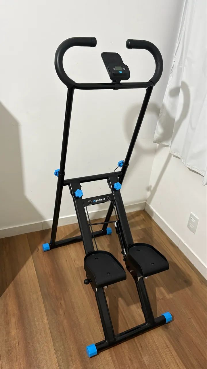 Simulador de escalada- aparelho de ginástica 